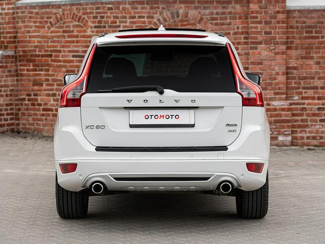 VOLVO XC60 2.4D 163KM R-DESIGN XENON ALU18 PANORAMA SUPER STAN Podzagajnik - zdjęcie 7