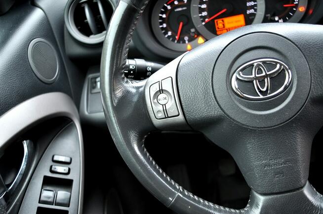 Toyota RAV-4 2.2 D-CAT 177KM 4x4 Climatronic Xenon Płock - zdjęcie 11