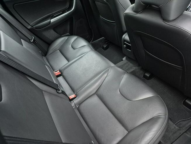 Volvo XC 60 xenon navi automat grzane fotele Drelów - zdjęcie 12