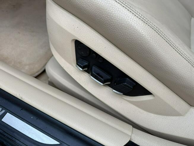 530D Komforty Dociągi Radar Rolety Kamera CarPlay Bogata Wersja Końskie - zdjęcie 11