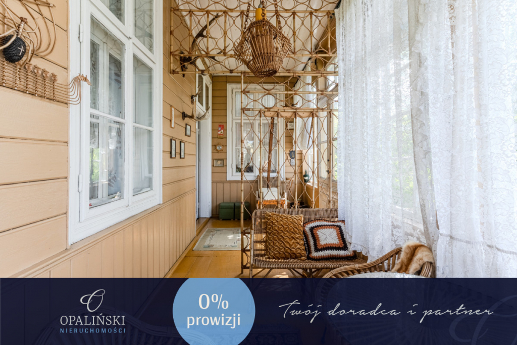 Niezwykły drewniany dom z amfiladą z XX wieku Opatów - zdjęcie 1