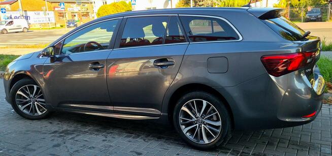 Toyota Avensis 2.0 D4D 143 KM Led Klima PdC Import Raty Opłaty !!! Łęczyca - zdjęcie 7