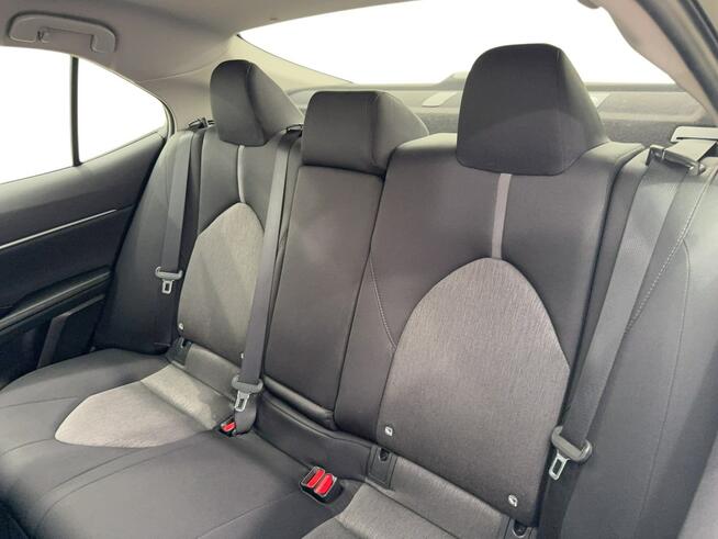 Toyota Camry 2.5 Hybrid Comfort CVT Sedan Warszawa - zdjęcie 12