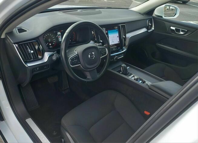 2020/2021 Volvo V60 2.0 D4 197KM Momentum PRO Warszawa - zdjęcie 5