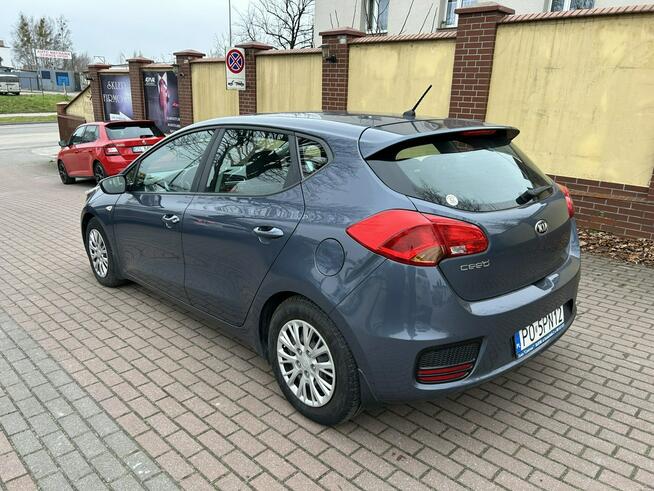 Kia Cee'd benzyna I rej. 2017 przebieg 57500 km Słupsk - zdjęcie 7