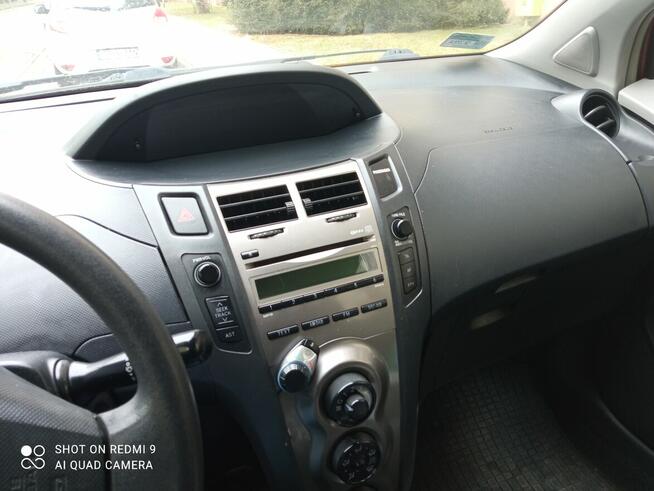 Toyota Yaris II Polski Salon Bezawaryjna ,mały przebieg Katowice - zdjęcie 8