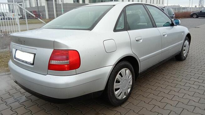 Audi a4 sedan lift 1.6 benz. bardzo zadbane Pieszyce - zdjęcie 4