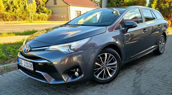 Toyota Avensis 2.0 D4D 143 KM Led Klima PdC Import Raty Opłaty !!! Łęczyca - zdjęcie 3