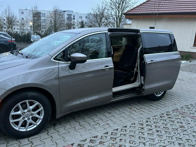 Chrysler Pacifica FV 23%, Zadbany, Serwisowany Poznań - zdjęcie 10