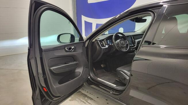 Volvo XC 60 B4 D AWD Momentum Pro aut Grójec - zdjęcie 11