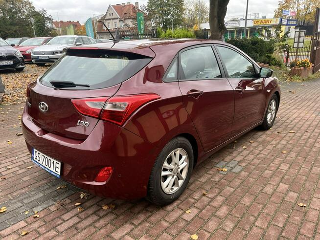 Hyundai i30 bezwypadkowy Polski salon instalacja gazowa Słupsk - zdjęcie 4