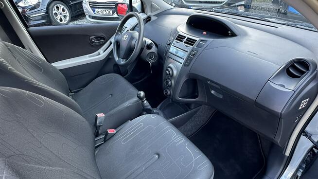 Toyota Yaris 1.3 Benzyna Moc 99KM Elbląg - zdjęcie 12
