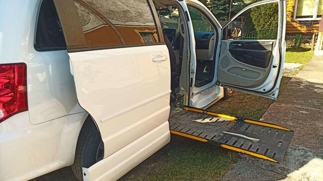 Dodge Caravan przystosowany do przewozu niepełnosprawnych Bielsk Podlaski - zdjęcie 10