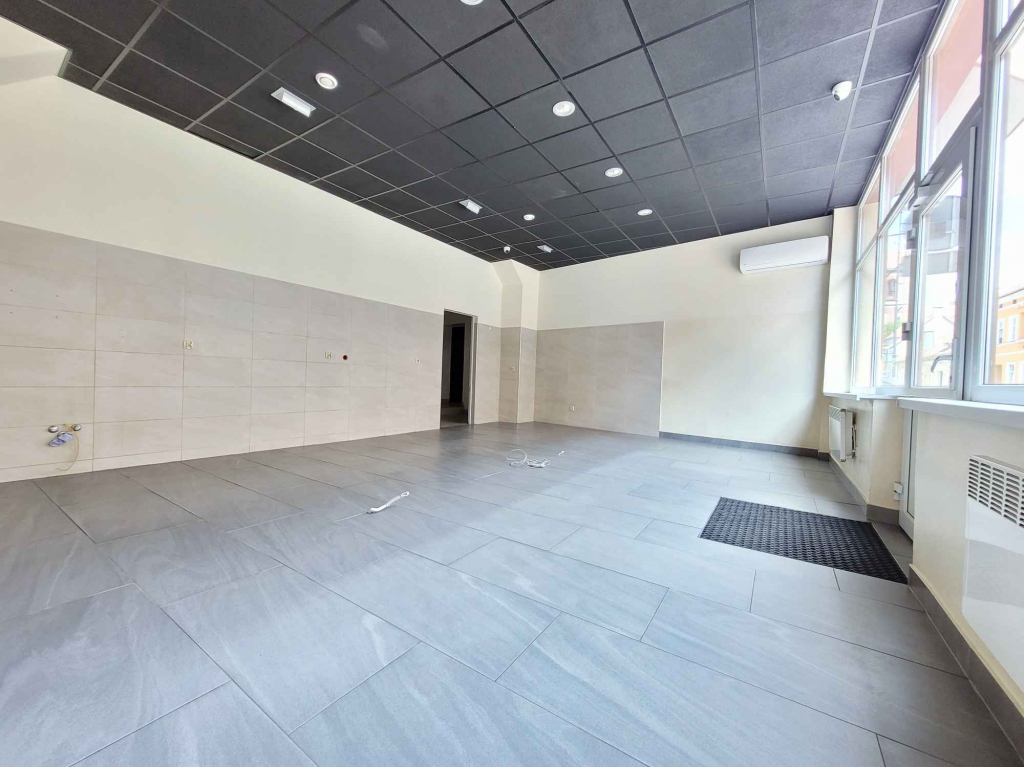 Lokal użytkowo- handlowy w Centrum Mrągowa wynajmę Mrągowo - zdjęcie 2