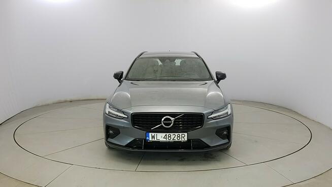 Volvo V60 B4 B R-Design aut ! Z Polskiego Salonu ! Faktura Vat ! Warszawa - zdjęcie 2