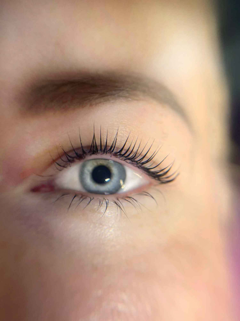 Laminacja brwi i rzęs Płock - zdjęcie 3