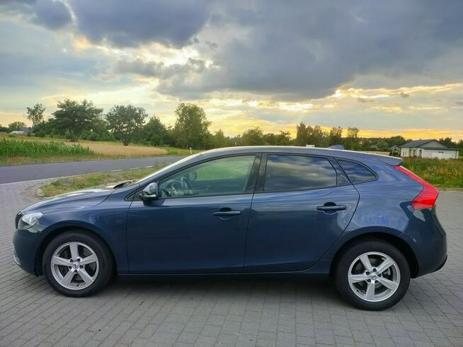 Volvo V40 2.0 D2 Momentum Automat  Klimatyzacja PDC Nawigacja Burzenin - zdjęcie 2