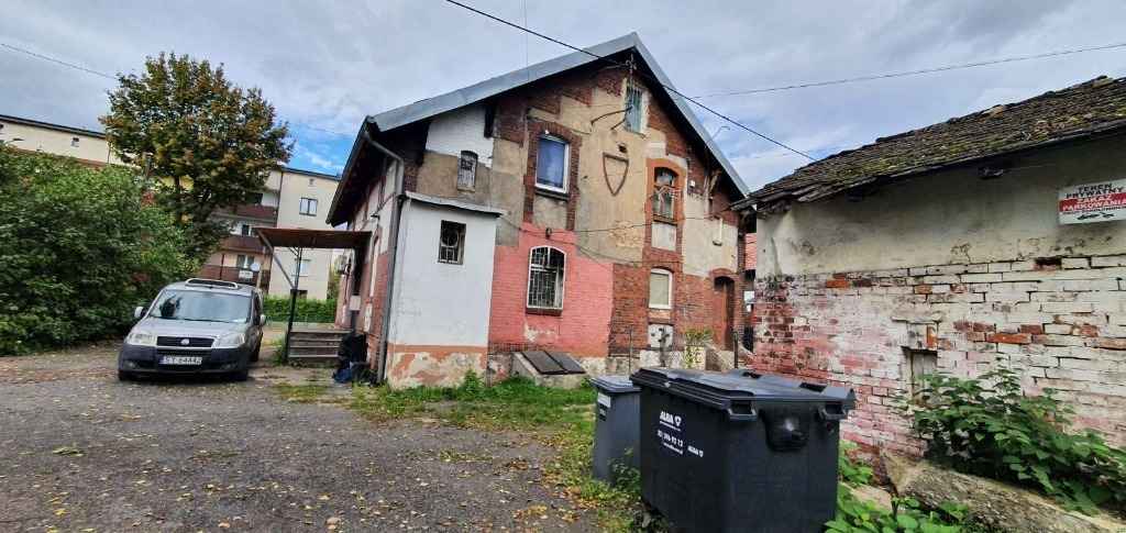 Połowę Domu na  Potężnym Terenie ok. 1200 m2 Sprzedam. Bytom - zdjęcie 3