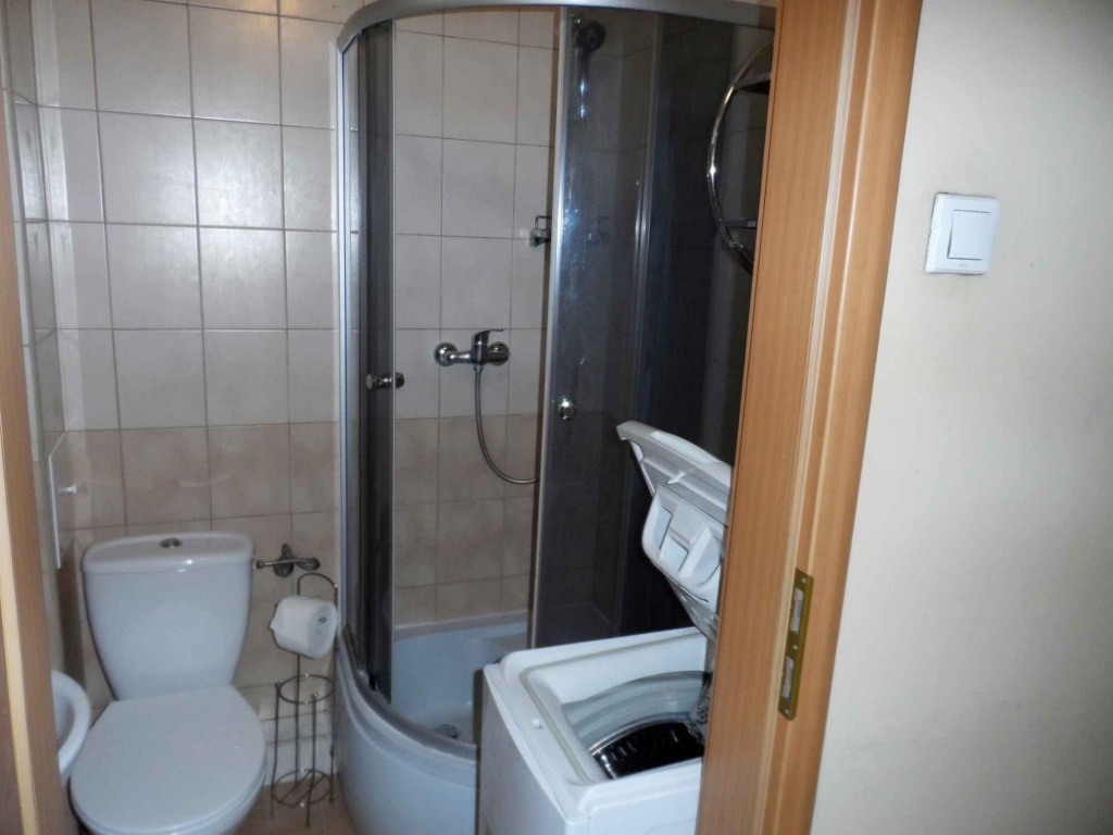 Wynajmę kawalerkę Łódź Uniwersytecka 22/30 balkon, kuchnia, parking Śródmieście - zdjęcie 5