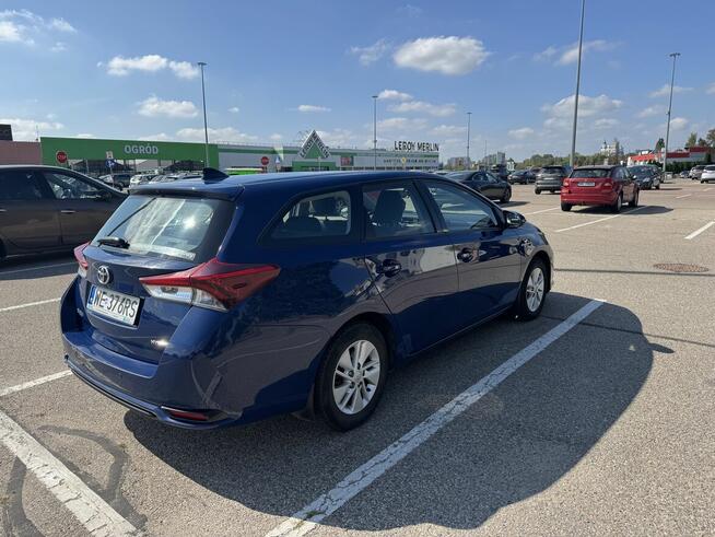 Toyota Auris 1,8 hybrid (2017) Białystok - zdjęcie 2
