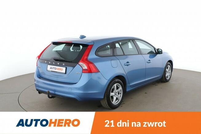 Volvo V60 navi, klima auto, czujniki parkowania, hak Warszawa - zdjęcie 7