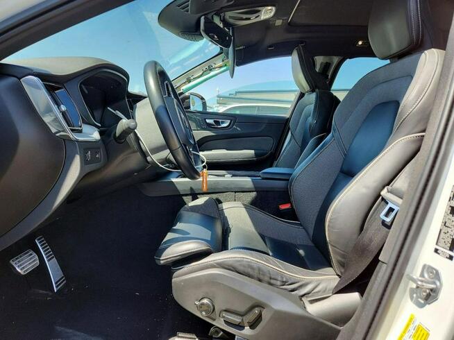 Volvo XC 60 / AWD / bogata wersja / niski przebieg Tarnów - zdjęcie 7