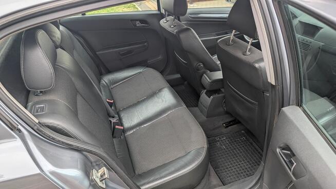 Opel Astra H 2004 Lipno - zdjęcie 1