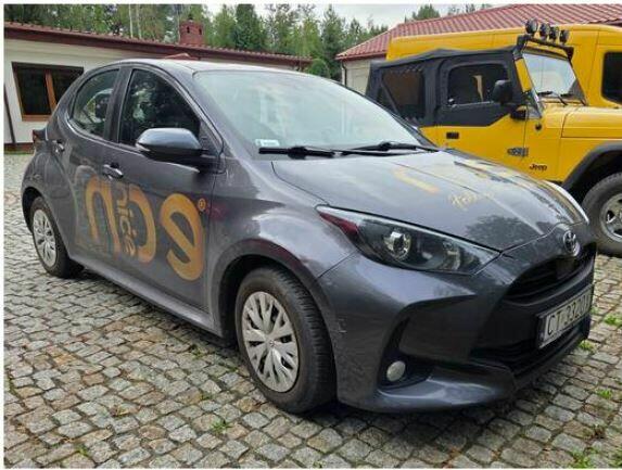 TOYOTA Yaris 1.5 2021 od Syndyka Wierzbnica - zdjęcie 2
