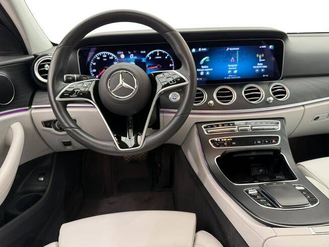 Mercedes-Benz E 220D Warszawa - zdjęcie 9