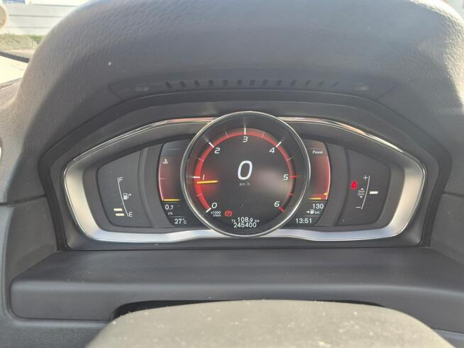 Volvo V70 D3 - SUMMUM - BEZWYPADKOWY - SERWIS NA PONAD 40 TYS - TOP! Łaziska Górne - zdjęcie 12