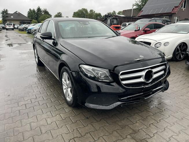 Mercedes E 220 Automat Kamery360 Podgrzewanie Skóra Virtual cockpit Gliwice - zdjęcie 2