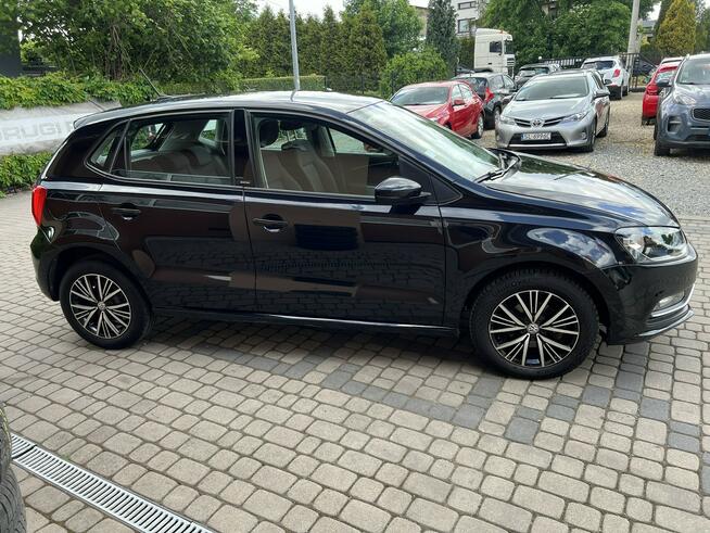 Volkswagen Polo 1,0 75KM  Klima  Navi  2xPDC  AppleCar/AndroidAuto Orzech - zdjęcie 4