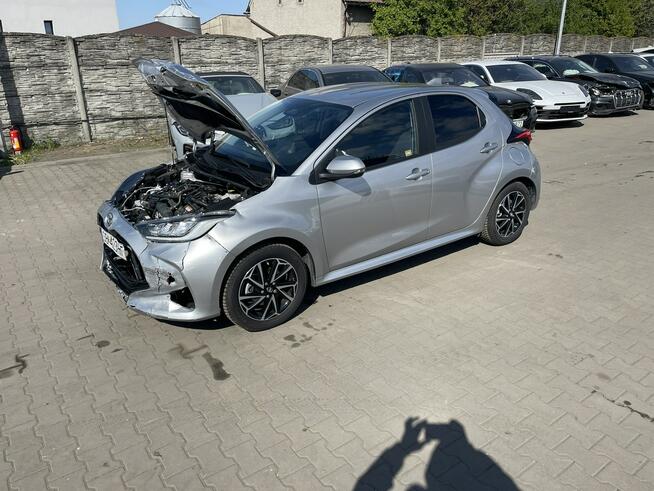 Toyota Yaris Hybryda Automat Kamera Podgrzewanie Virtual 130KM Gliwice - zdjęcie 4