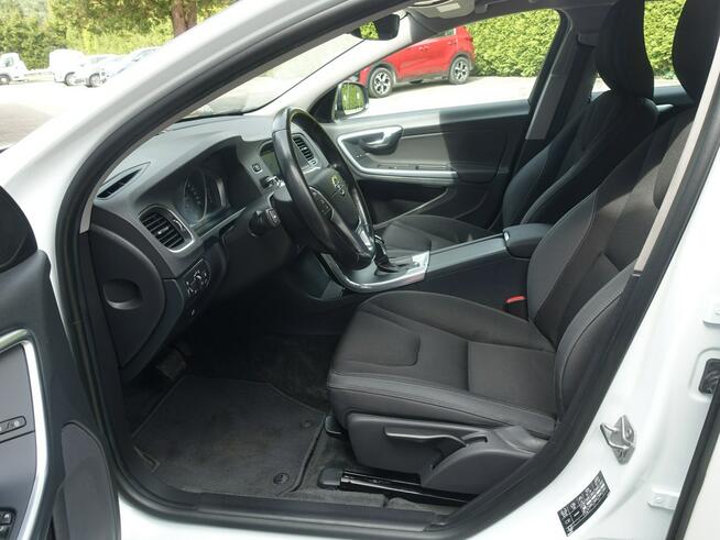 Volvo V60 2,0D Xenon Navi Alu Klimatronik Opłacony D4 VIP Gwarancja Częstochowa - zdjęcie 10