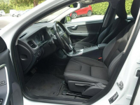 Volvo V60 2,0D Xenon Navi Alu Klimatronik Opłacony D4 VIP Gwarancja Częstochowa - zdjęcie 10