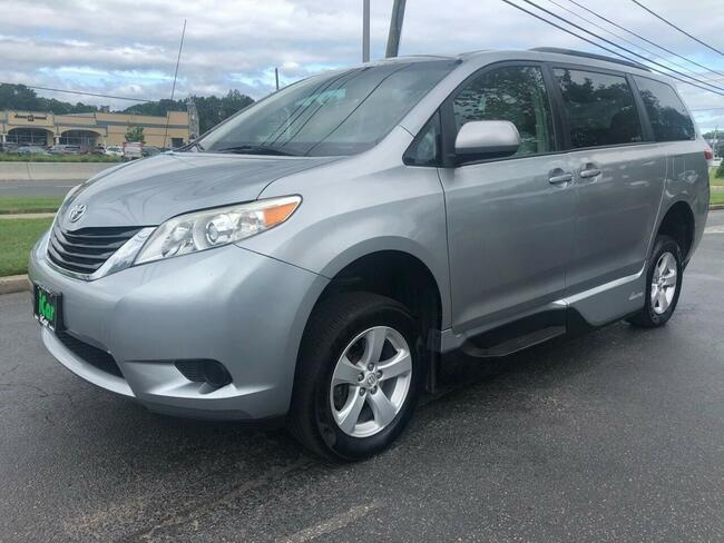 Toyota Sienna LE 3.5 295 km automat Katowice - zdjęcie 1