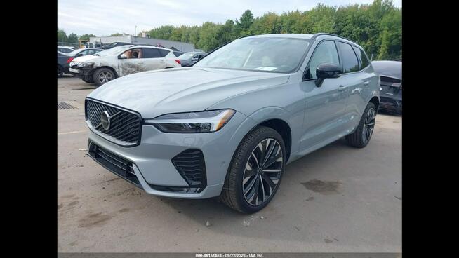 Volvo XC 60 Najwyższa wersja wyposażenia ULTRA / AWD / B5 Tarnów - zdjęcie 3