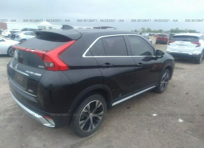 Mitsubishi Eclipse Cross 2018, 1.5L, 4x4, po gradobiciu Warszawa - zdjęcie 4