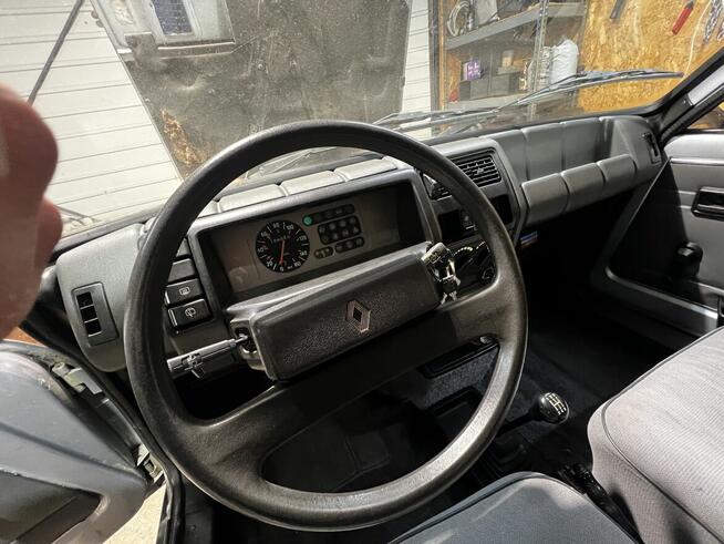 Renault 5 Kraków - zdjęcie 3