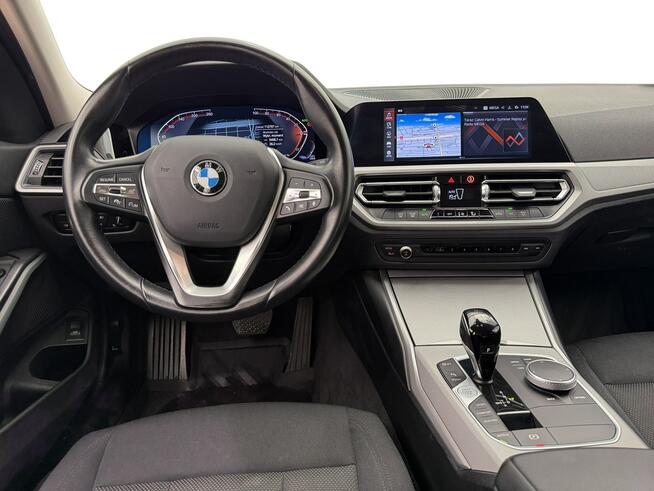 BMW Seria 3 318i aut Kombi Warszawa - zdjęcie 9