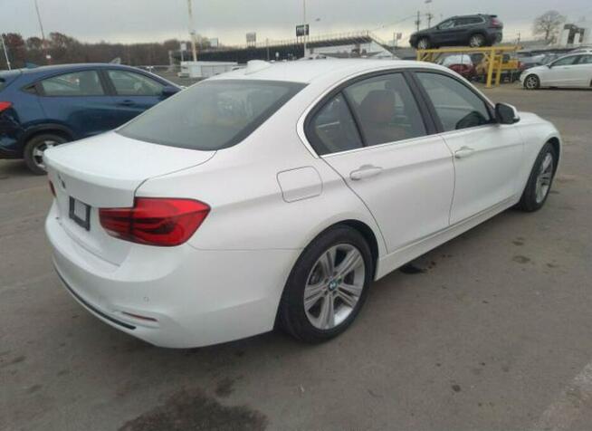 BMW 330 2018, 2.0L, 4x4, od ubezpieczalni Warszawa - zdjęcie 4