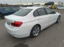BMW 330 2018, 2.0L, 4x4, od ubezpieczalni Warszawa - zdjęcie 4