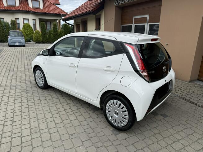Toyota Aygo 1,0 69KM  Klimatyzacja  Kamera  Navi Orzech - zdjęcie 10