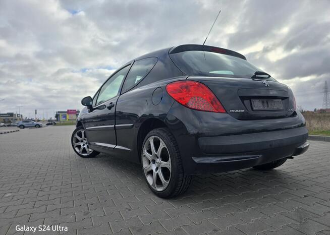 Miejskie autko Sadki - zdjęcie 3