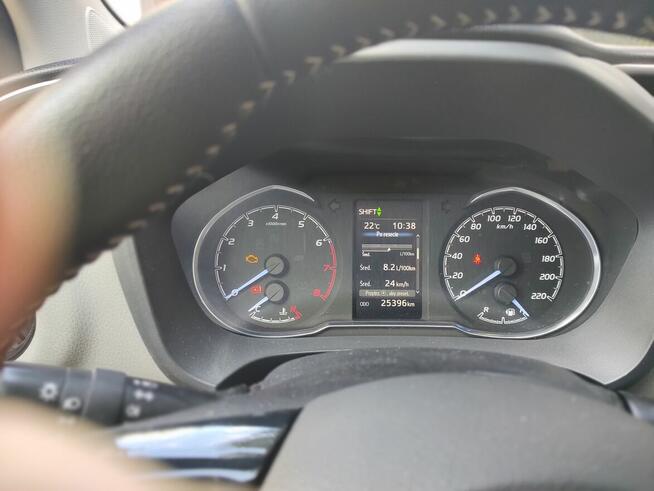 Sprzedam Toyota YARIS 5H/B 1,5_VVT-IE 6M/T Premium Fabryczna - zdjęcie 2