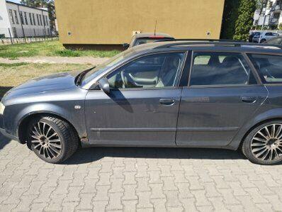 Syndyk sprzeda - Audi A4 1.8 KAT, 2002 r. Kozienice - zdjęcie 3