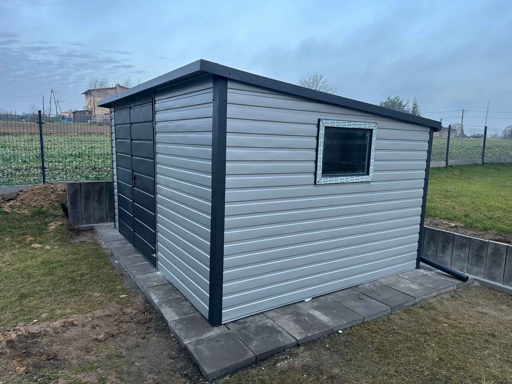 Domek narzędziowy 4m x 2.5m schowek ogrodowy srebrny + grafit Proboszczowice - zdjęcie 3