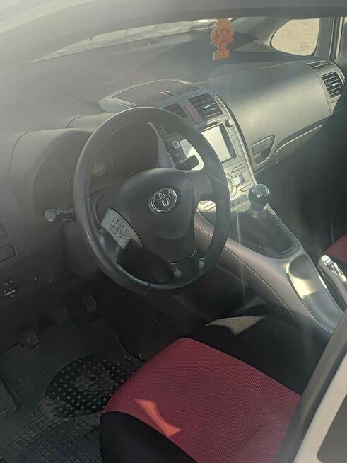 Toyota Auris 1.6 Rzeszów - zdjęcie 6