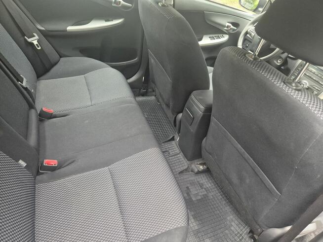 Toyota Corolla 1.6 2011 rok Kraków - zdjęcie 8