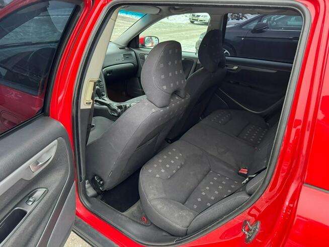 Volvo V70 2,4D 163KM Rumia - zdjęcie 7